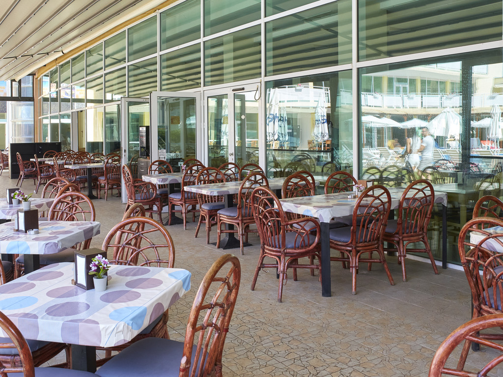 GRAND HOTEL NIRVANA (ex. Grand Hotel Oasis)