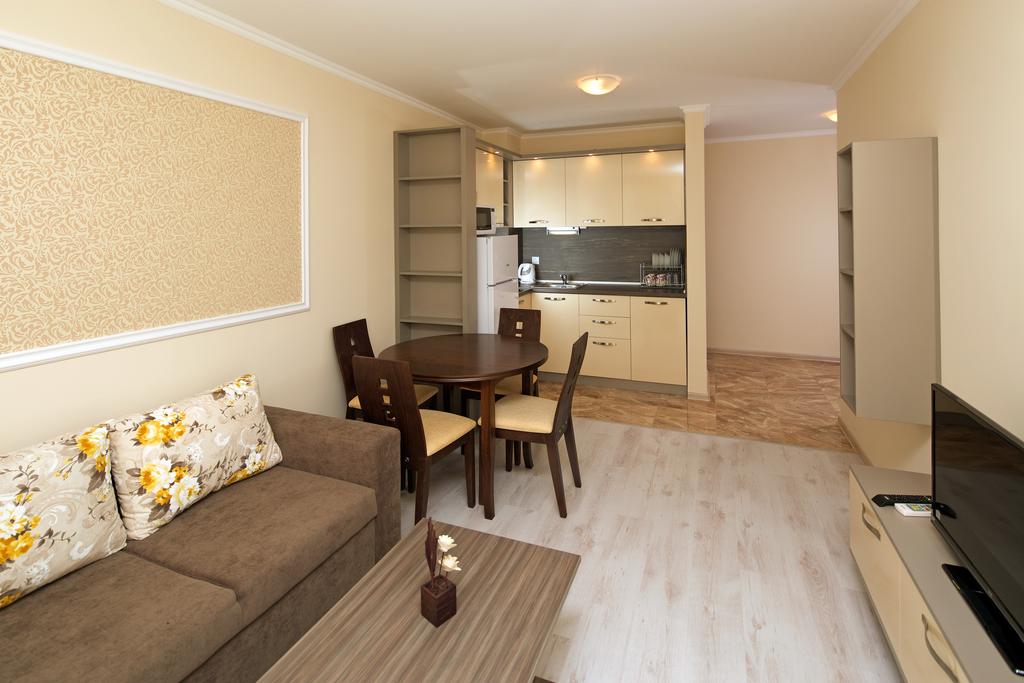 Villa Sardinia , Святой влас