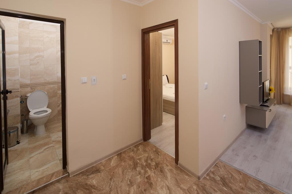 Villa Sardinia , Святой влас