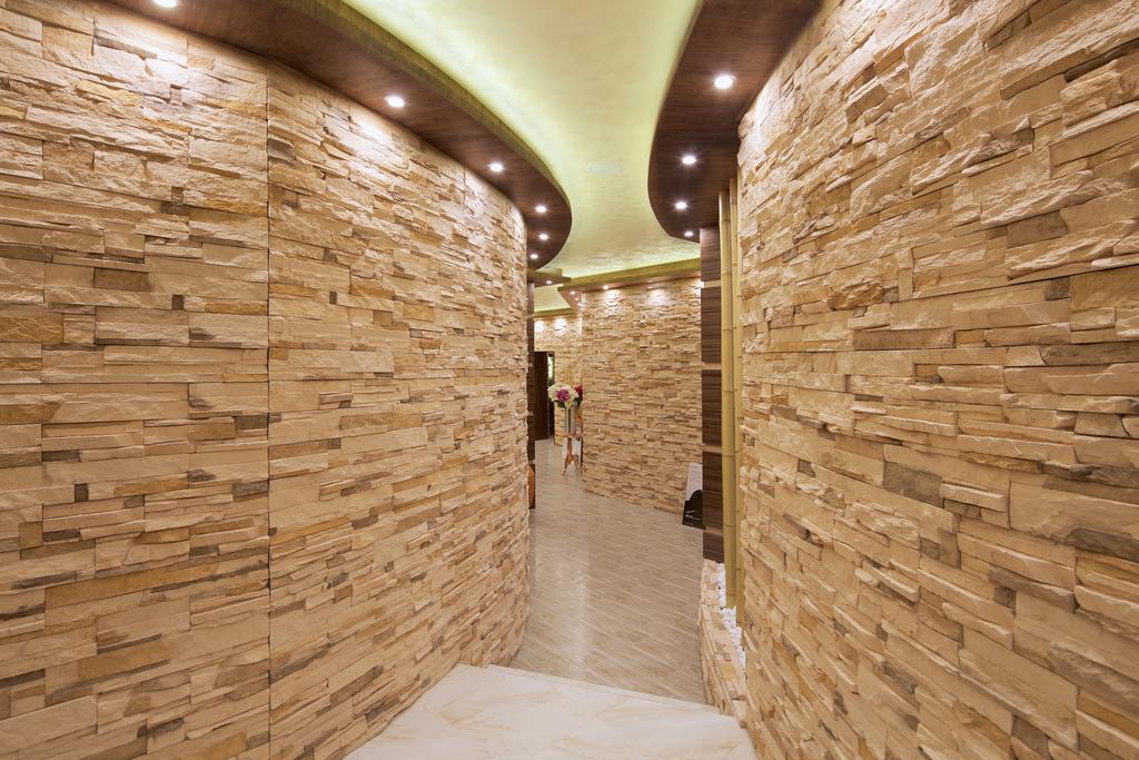 Villa Sardinia , Святой влас