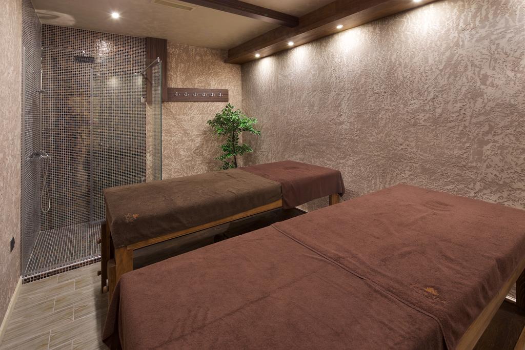 Villa Sardinia , Святой влас