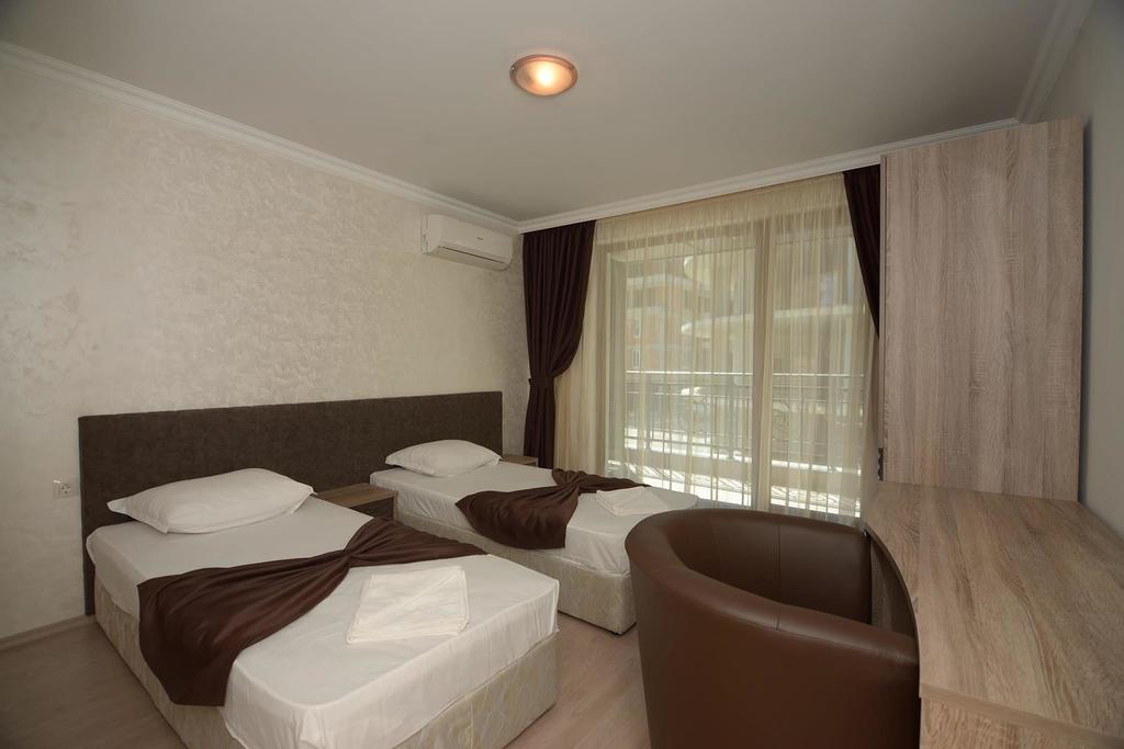 BOUTIQUE ROSE GARDENS 3*, Pomorie