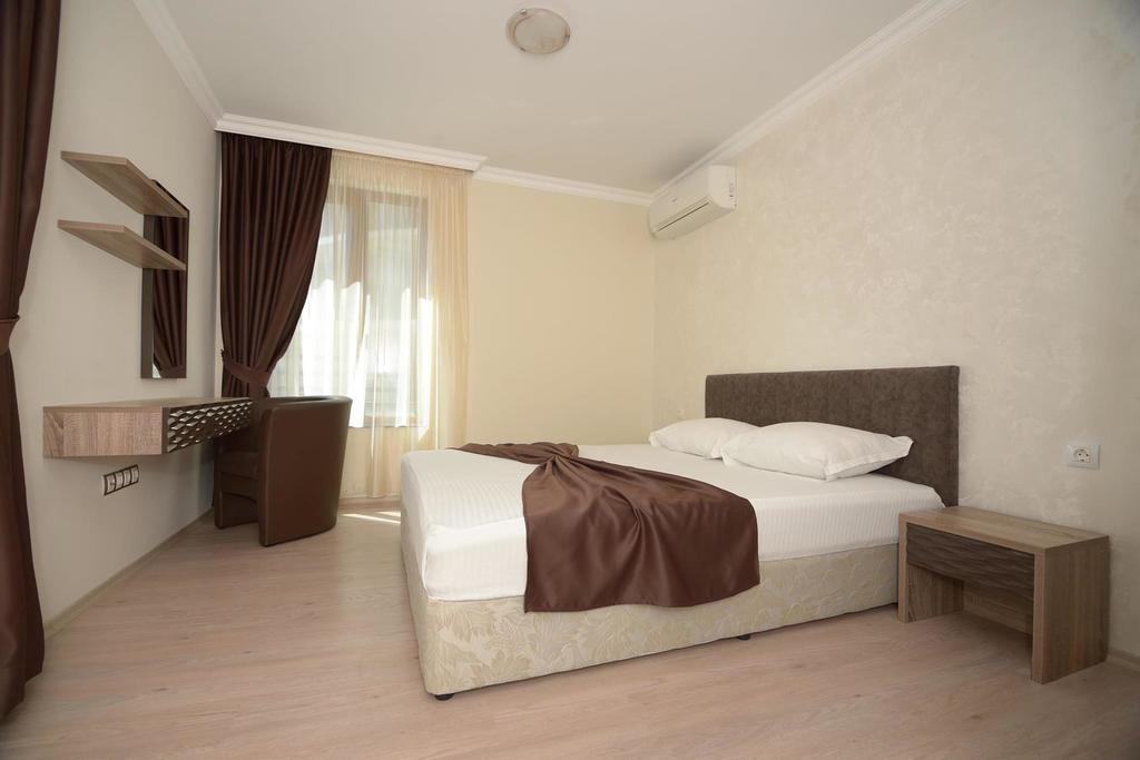 BOUTIQUE ROSE GARDENS 3*, Pomorie