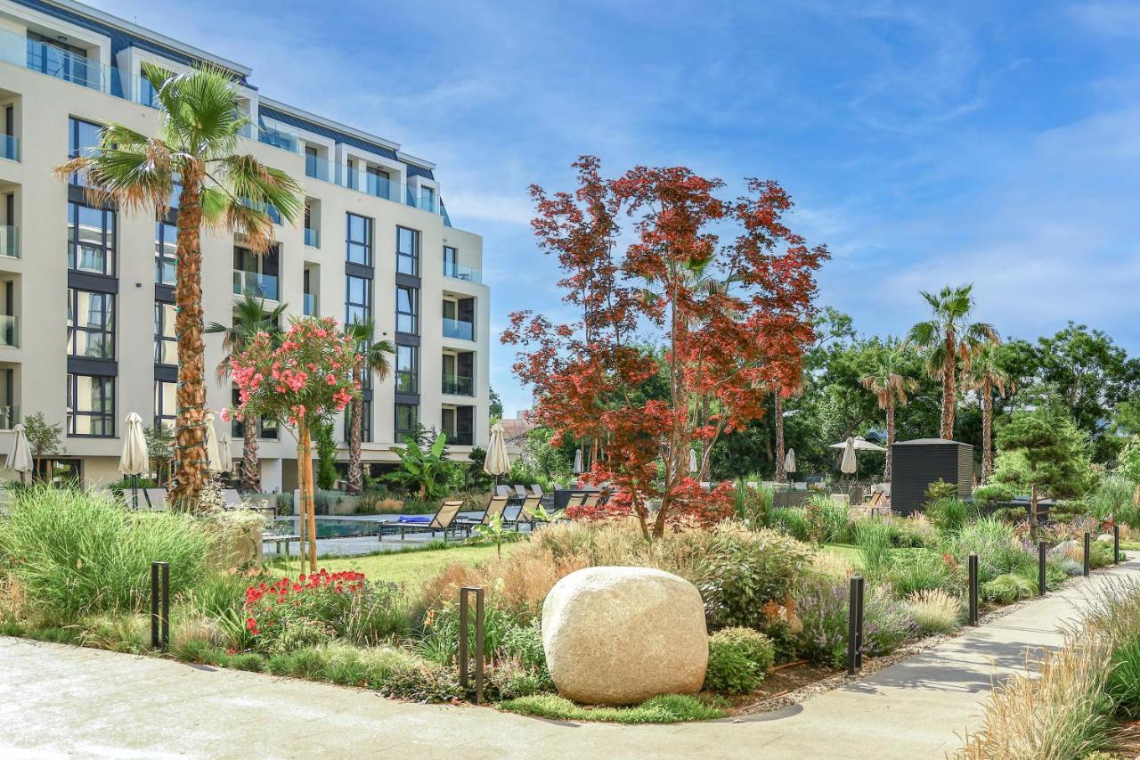 AZUR PREMIUM APARTHOTEL