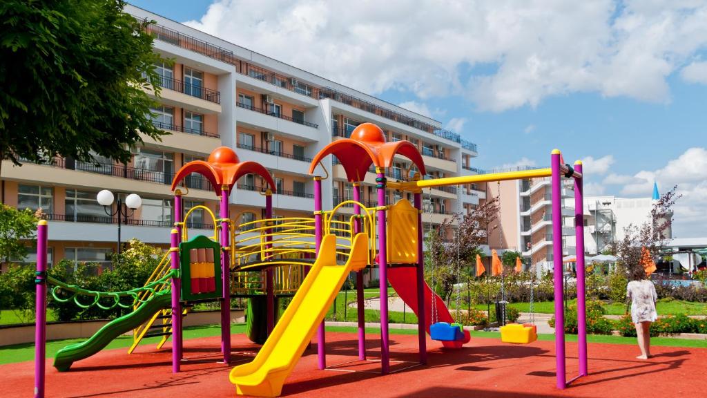 Grand Kamelia, Cолнечный берег