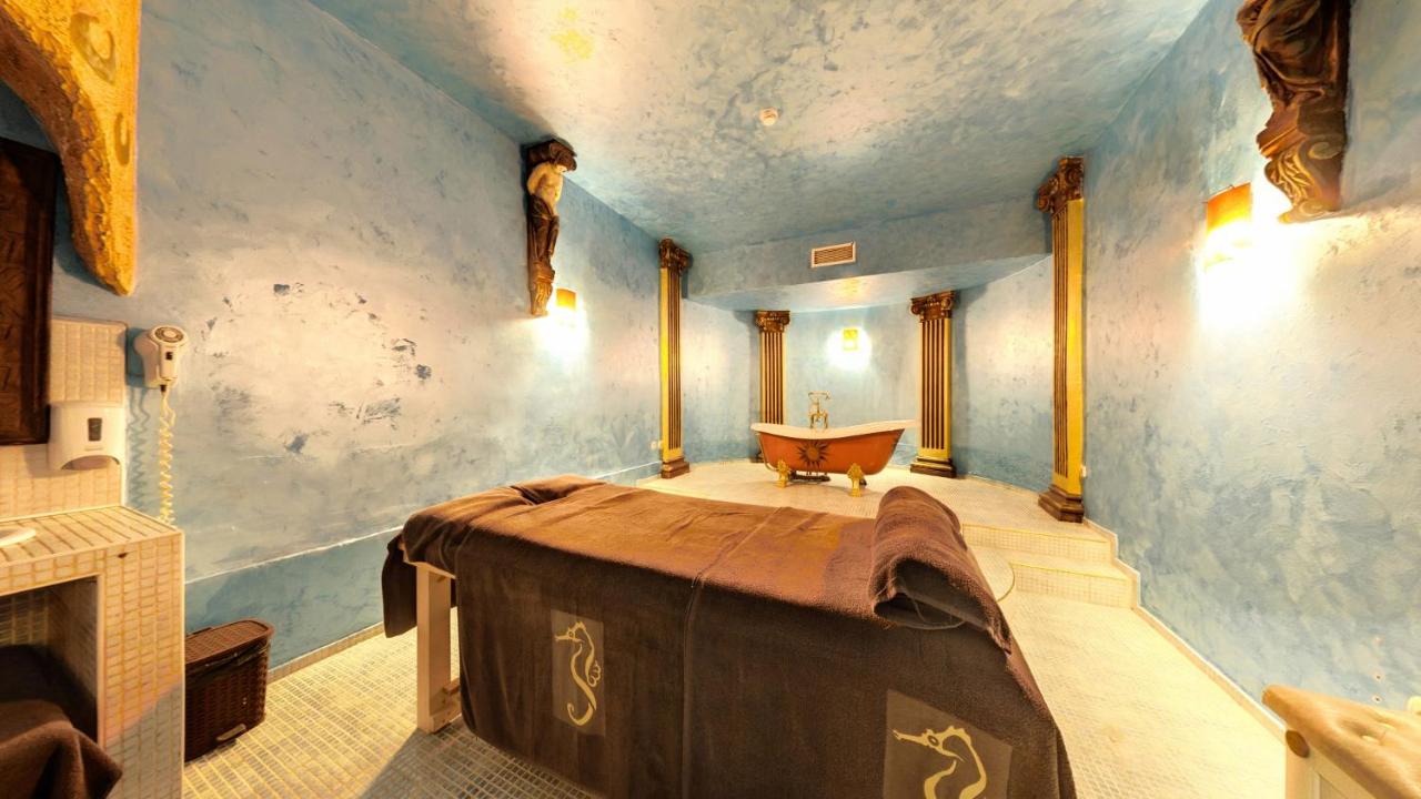 Imperial Palace (ex. Victoria palace)