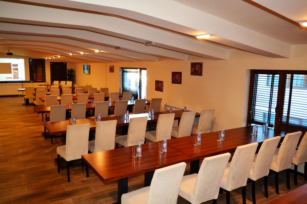 Forest Nook Aparthotel_Annex building