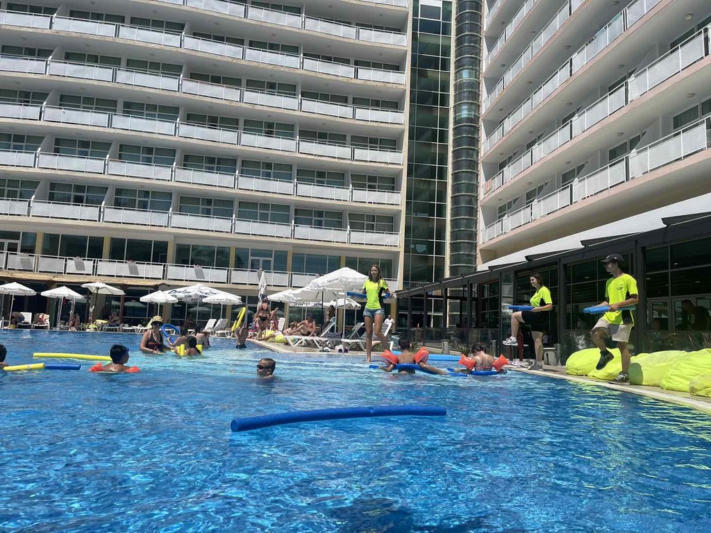 GRAND HOTEL NIRVANA (ex. Grand Hotel Oasis)