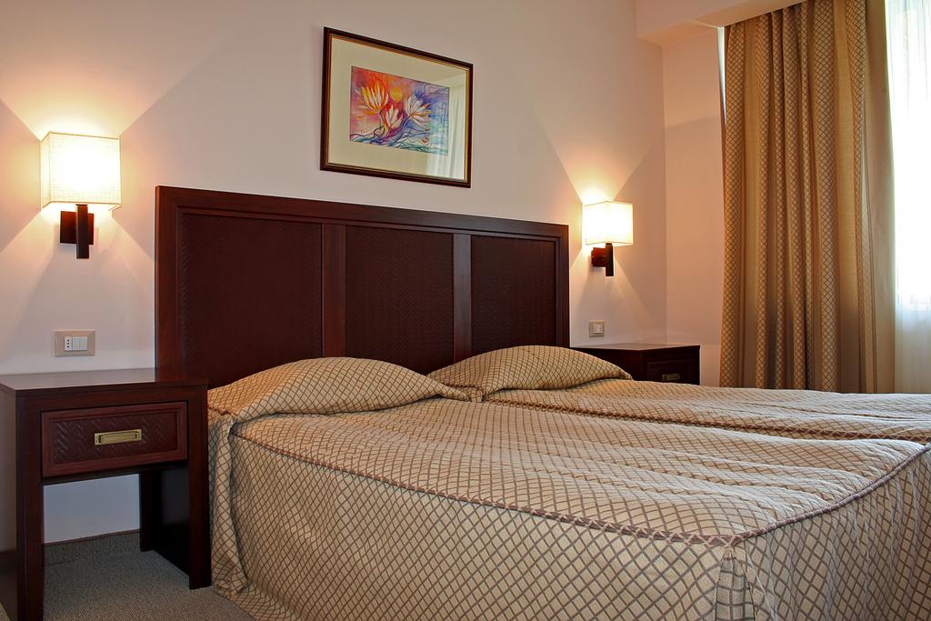 Lotos **** (Riviera)