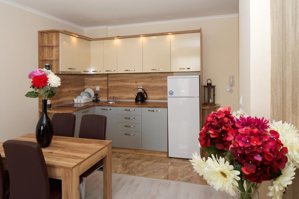 Villa Sardinia , Святой влас