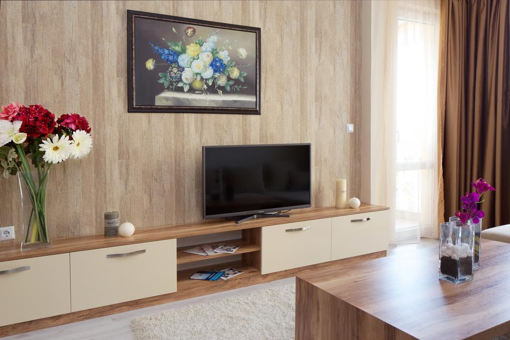 Villa Sardinia , Святой влас