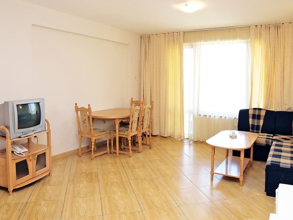 Golden Dreams Apart Sunny beach