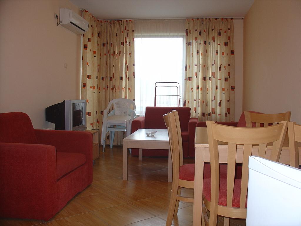 Golden Dreams Apart Sunny beach