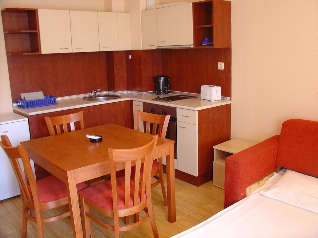 Golden Dreams Apart Sunny beach