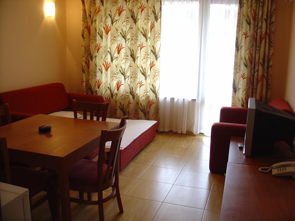 Golden Dreams Apart Sunny beach