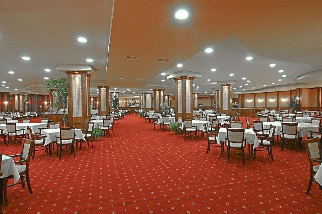 Moko Beach by Grifid