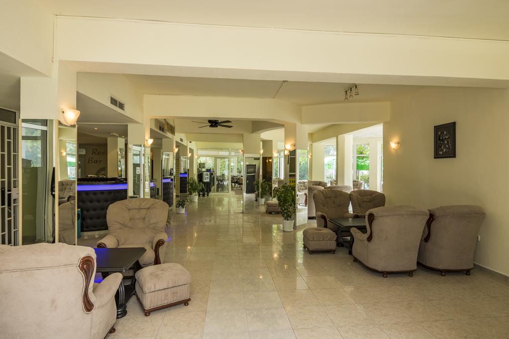 Svejest, Солнечный берег