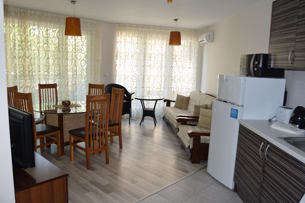 Admiral Plaza Apartments