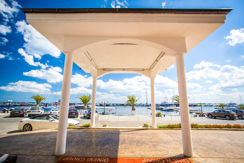 Palace Marina Dinevi