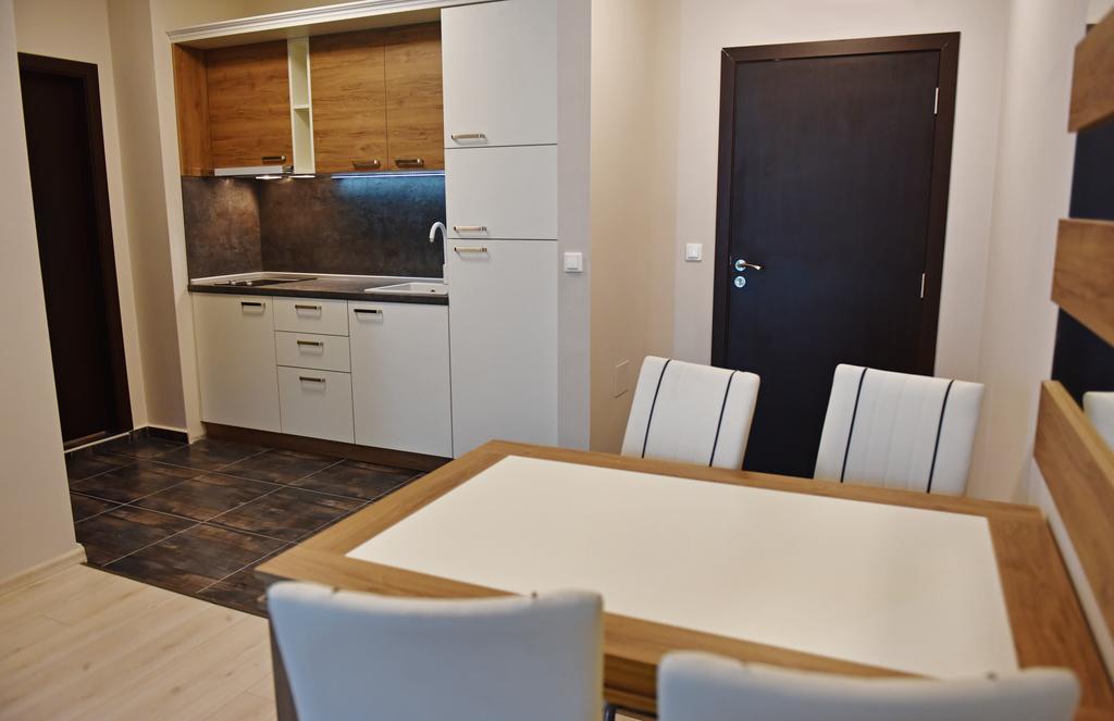 Lucky Ravda Apartments