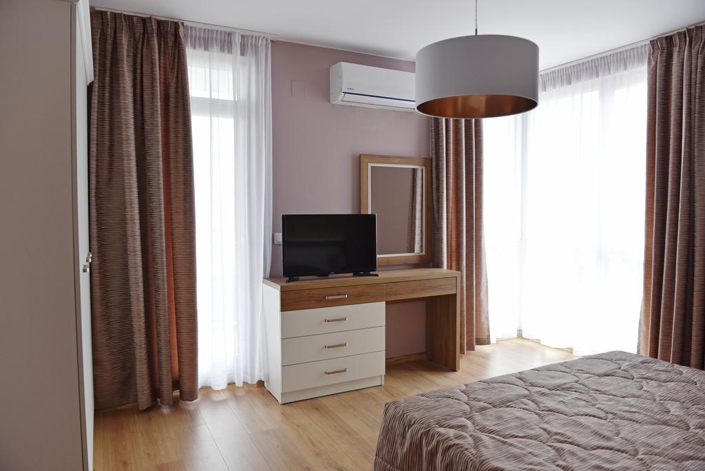 Lucky Ravda Apartments