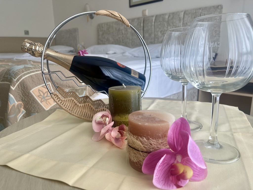 GRAND HOTEL NIRVANA (ex. Grand Hotel Oasis)