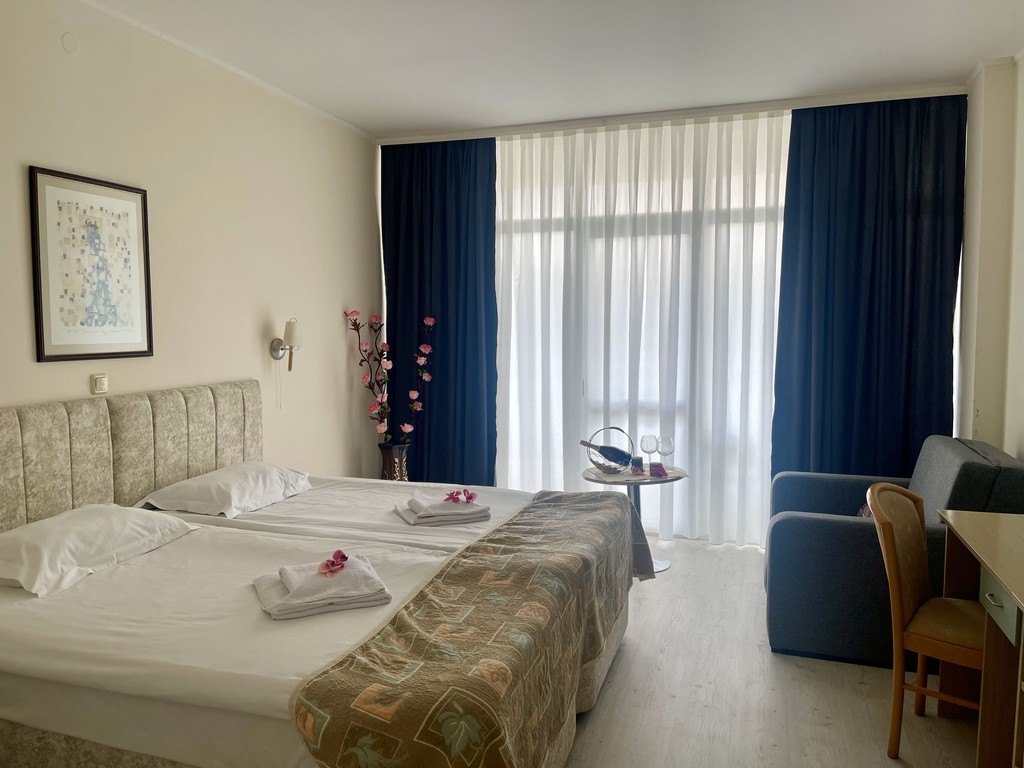 GRAND HOTEL NIRVANA (ex. Grand Hotel Oasis)