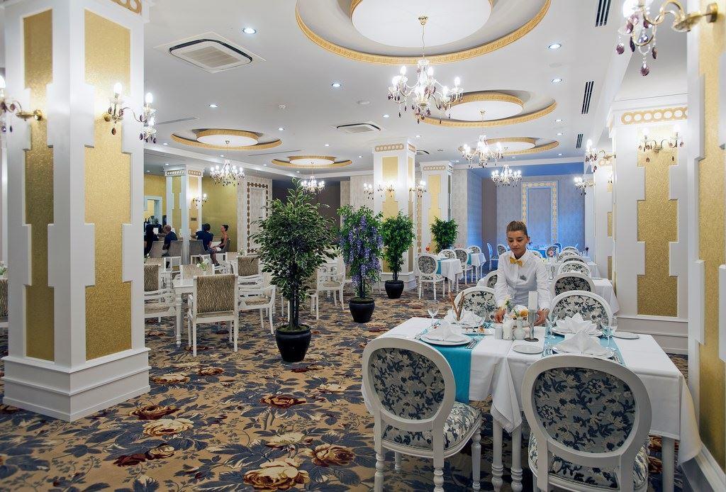 СRYSTAL TAT BEACH GOLF RESORT & SPA