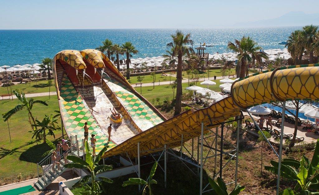 СRYSTAL TAT BEACH GOLF RESORT & SPA