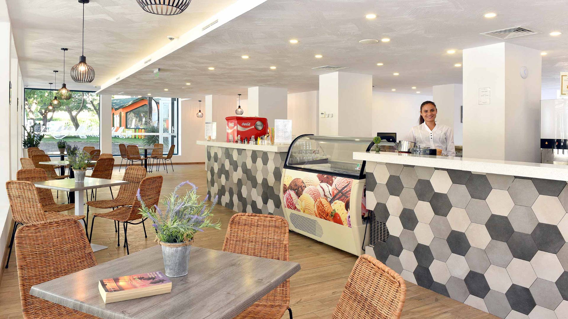 iHot@l /FORMER STRANDJA/