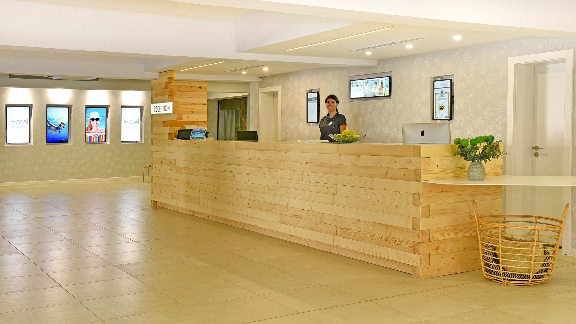 iHot@l /FORMER STRANDJA/