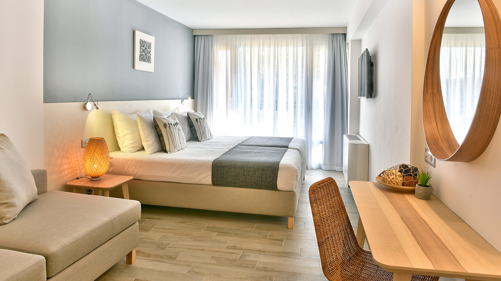 iHot@l /FORMER STRANDJA/