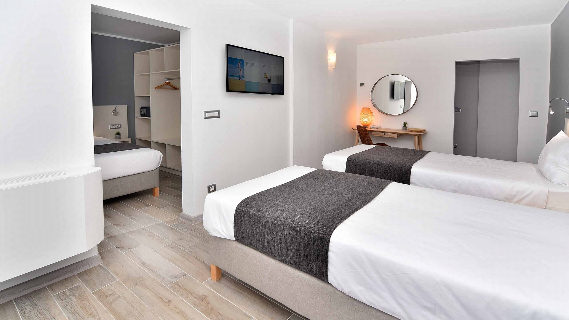 iHot@l /FORMER STRANDJA/