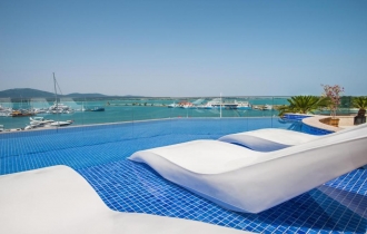 Blue Bay Hotel