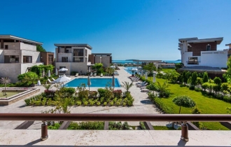 Apolonia Resort