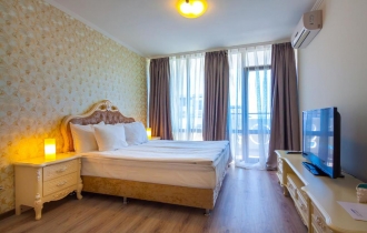 Apolonia Resort