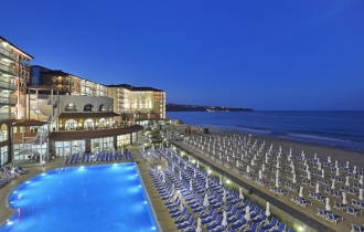 Sol Luna Bay Resort