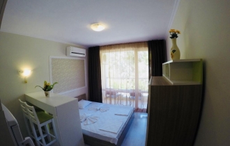 Villa Sardinia , Святой влас