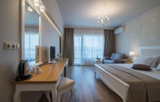 Sunny Castle Kranevo