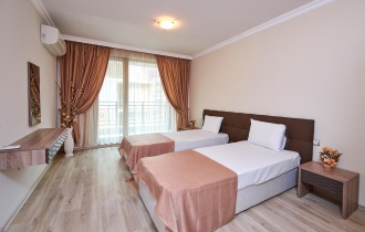 BOUTIQUE ROSE GARDENS 3*, Pomorie