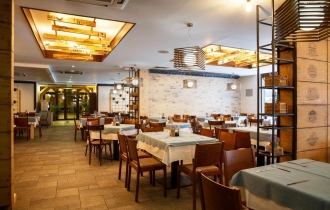 CASA KARINA APARTHOTEL