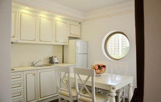 Golden Rainbow Aparthotel