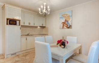 Anastasia-Venera Palace Aparthotel