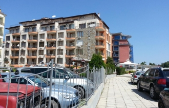 Sea Regal Apart