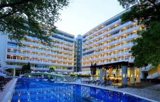 GRAND HOTEL NIRVANA (ex. Grand Hotel Oasis)