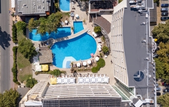 GRAND HOTEL NIRVANA (ex. Grand Hotel Oasis)