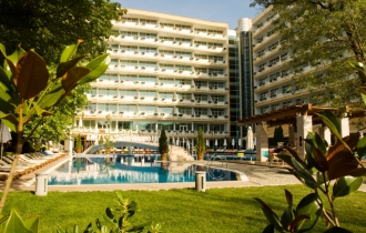 GRAND HOTEL NIRVANA (ex. Grand Hotel Oasis)