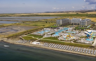 Wave Resort