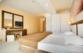 DIT Evrika Beach Club Hotel