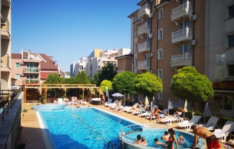 Tropics Hotel